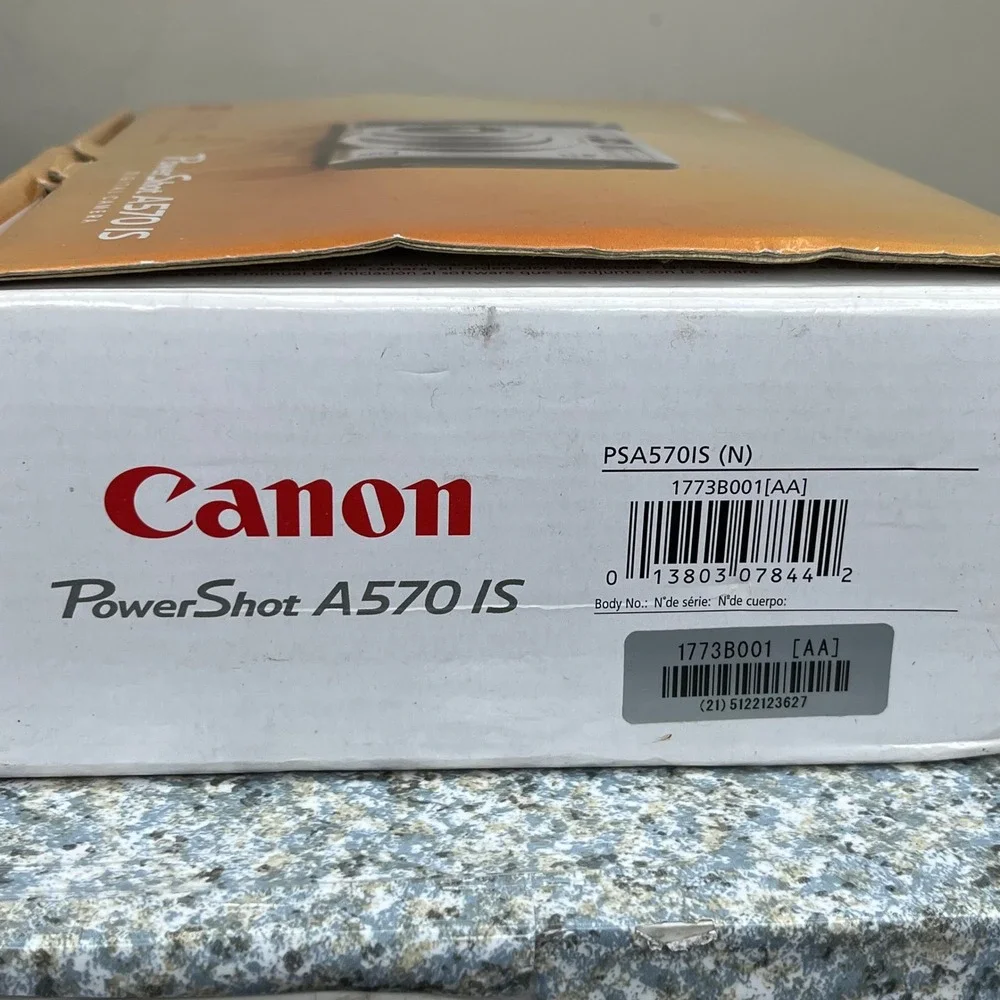 Canon PowerShot A570 IS Digital Camera 7.1MP Silver 4x Zoom Bundle Boxed Tested